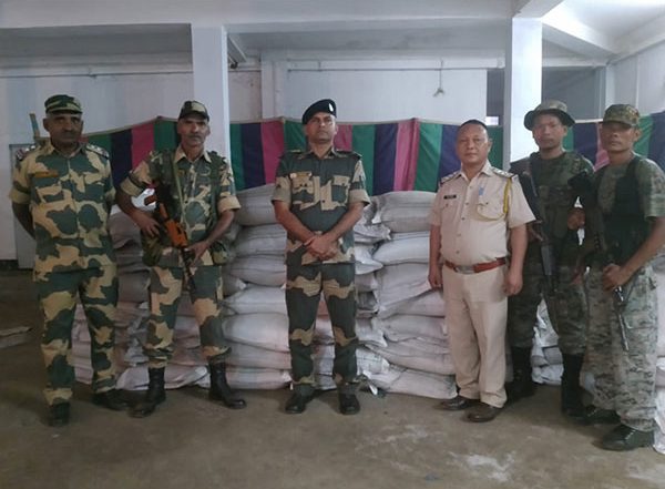 India News | BSF, Meghalaya Police Foil Smuggling Attempt Near Bangladesh Border; 270 Sugar Bags Recovered