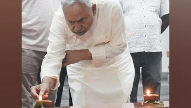 India News | Bihar CM Nitish Kumar Celebrates Diwali at His Residence in Patna