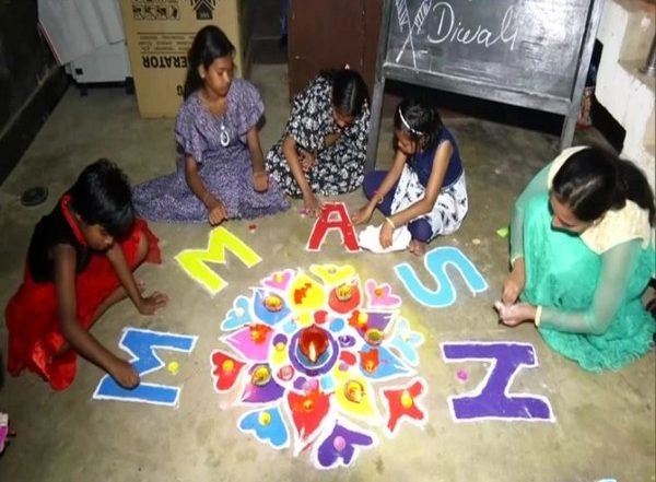 India News | Odisha: Children of Prisoners Celebrate Diwali in Bhubaneswar