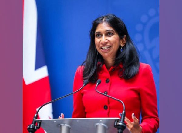 World News | UK Prime Minister Rishi Sunak Sacks Home Secretary Suella Braverman