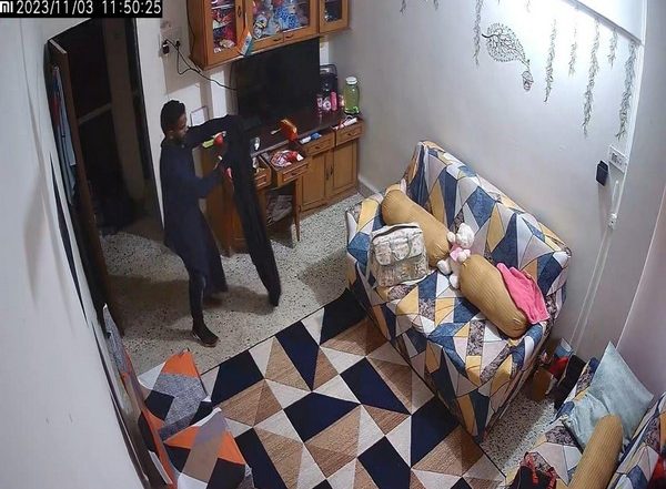 Mumbai Police Bust Burqa-Clad Tow Thieves, Arrest Two Men for Theft From MIDC Area in Andheri (Watch Video)