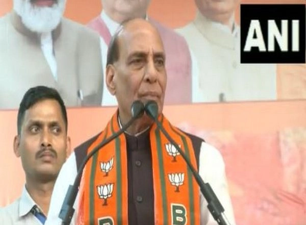 India News | Congress May Tear Clothes of Public if They Come to Power in Madhya Pradesh: Rajnath Singh