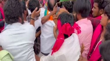 India News | Scuffle Breaks out Between BRS, BJP Workers in Telangana's Nalgonda