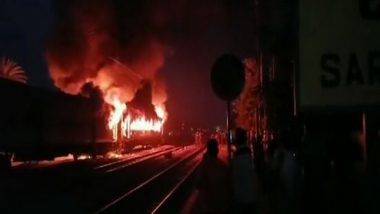 Delhi-Darbhanga Clone Special Train Catches Fire Near Sarai Bhopat Railway Station in Etawah District (Watch Video)