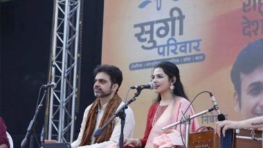 Business News | Sugee Parivaar Makes Diwali Pahaat at Dadar Beach Memorable with Melodies of a Popular Singer Rahul Deshpande & Arya Ambekar