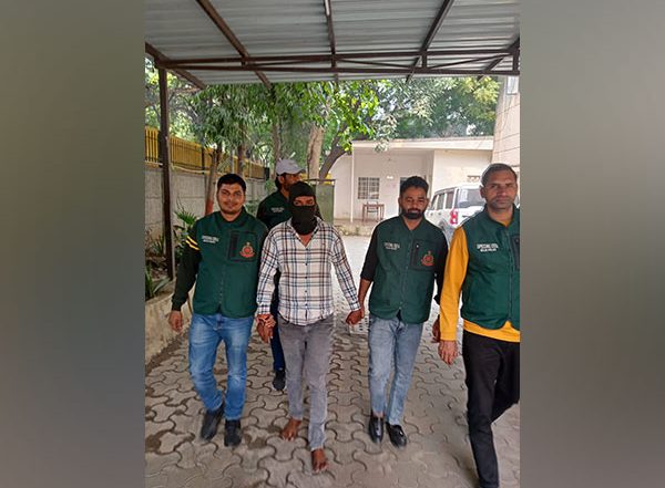 India News | Delhi Police Nabs Criminal Carrying Reward of Rs 50,000