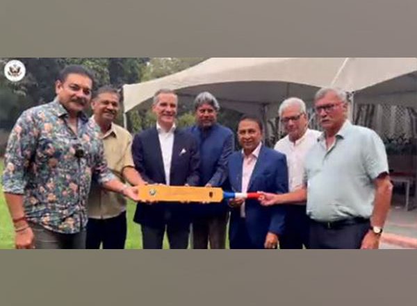 Sports News | US Ambassador Eric Garcetti Bowled over by Cricket Legends, Cheers for Team India in World Cup Final