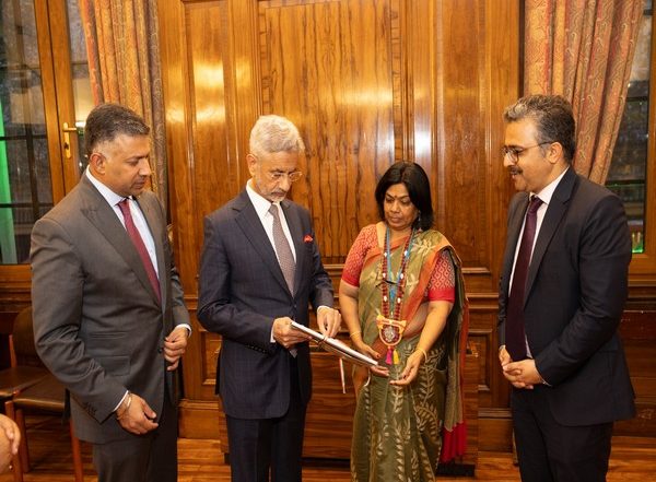 World News | EAM Jaishnakar Releases 4th Edition of Bharat Bhawan Magazine in London