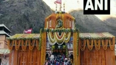 India News | Badrinath Dham Decked Up with 15 Quintals of Marigold Before Portals Close for Winter Today