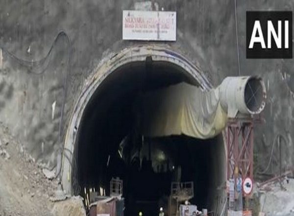 India News |  Uttarkashi Accident: Indian Army Tasked to Build Track Near Tunnel to Save Trapped Workers