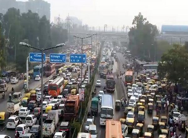 India News | GRAP IV Revoked: Delhi Govt Eases Restrictions on Truck Traffic