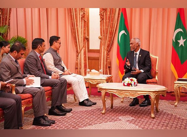 World News | Maldives President Muizzu Meets Rijiju, 'formally Requests' India to Withdraw Military Personnel from Island Nation