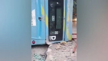 India News | Three Injured as DTC Electric Bus Overturns in Delhi's Rohini Sector 15
