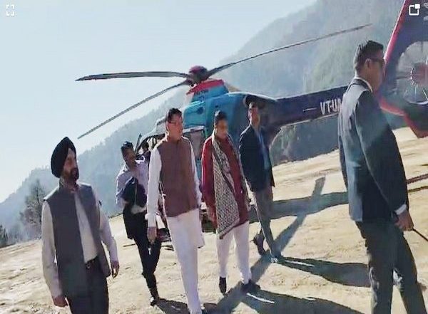 India News | Uttarkashi Tunnel Collapse: Nitin Gadkari, CM Dhami Take Stock of Rescue Ops