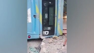 India News | DTC Electric Bus Overturns in Delhi's Rohini, Injuring Four; Driver Detained