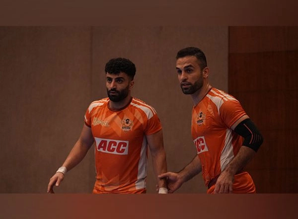 Sports News | Fazel Atrachali & Mohammad Nabibaksh Join Gujarat Giants Camp Ahead of PKL Season 10
