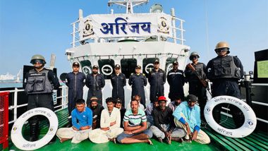 Indian Coast Guard Ship Arinjay Apprehends Pakistani Fishing Boat in Arabian Sea With 13 Crew Members