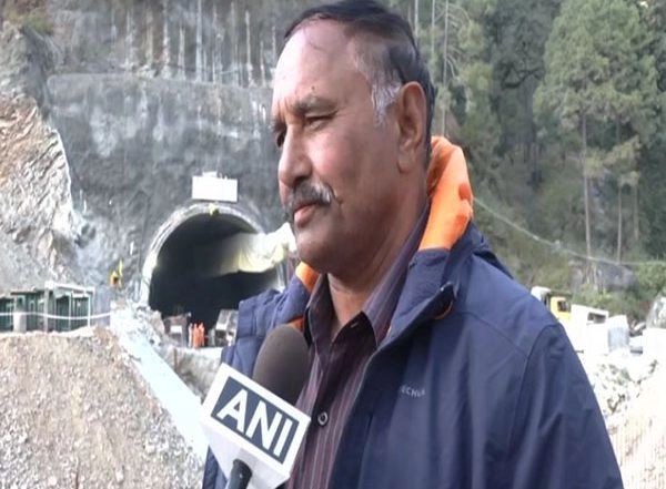 India News | Trapped Workers 'doing Yoga' Amid Rescue Efforts; Relatives Hope for 'good News' in Silkyara Tunnel Ordeal