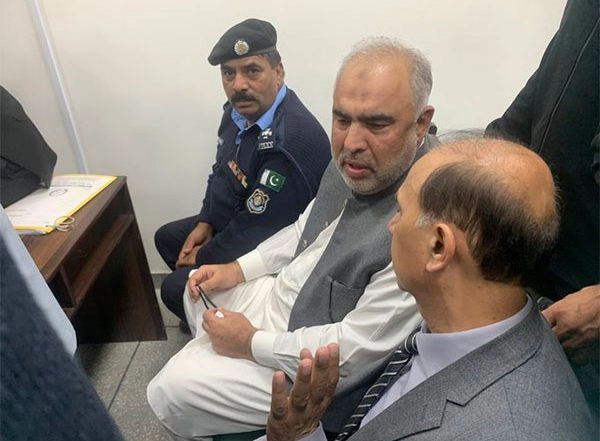 World News | Pakistan Tehreek-e-Insaf Leader Asad Qaiser Re-arrested in Another Case