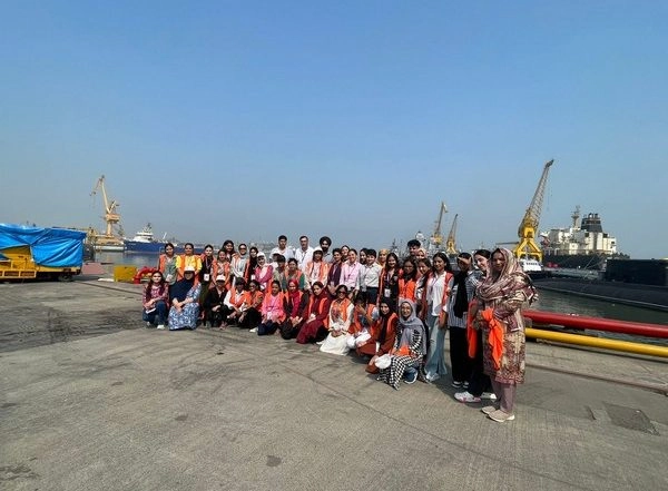 India News | J-K Students Visit Mumbai Naval Base, Dockyard; Witness Maritime Wonders