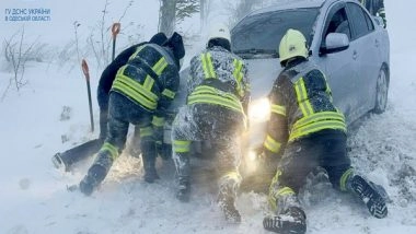 World News | Death Toll Reaches 10; Around 2,500 Rescued as Heavy Snowstorm Batters Ukraine