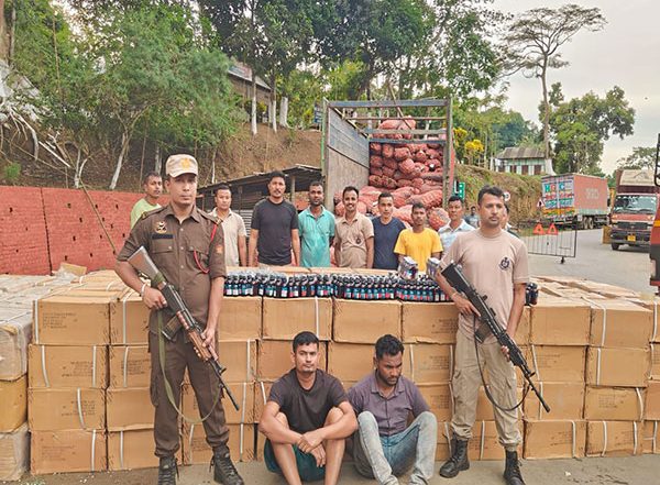 India News | 40,000 Bottles of Cough Syrup Worth over Rs 2 Crore Seized from Truck Along Assam-Tripura Border