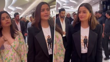 Animal: Alia Bhatt Seen Sporting Personalised T-shirt Showcasing Hubby Ranbir Kapoor's Face at Sandeep Vanga Reddy's Film Screening (Watch Video)