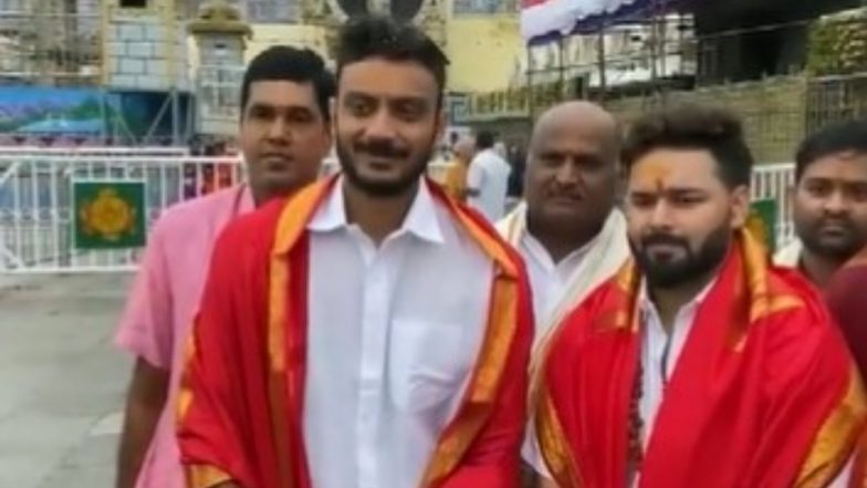 Rishabh Pant and Axar Patel Visit Lord Balaji Temple in Andhra Pradesh’s Tirupati (Watch Video)