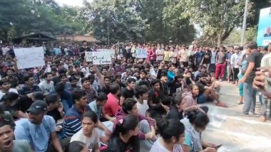 IIT Student Stripped, Forcibly Kissed, Held Captive by Bike-Borne Men at BHU Campus in Varanasi; Students Stage Protest (Watch Video)