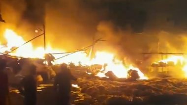 Thane Fire: Massive Blaze Erupts in Thread Godown in Bhiwandi, No Casualty Reported (Watch Video)