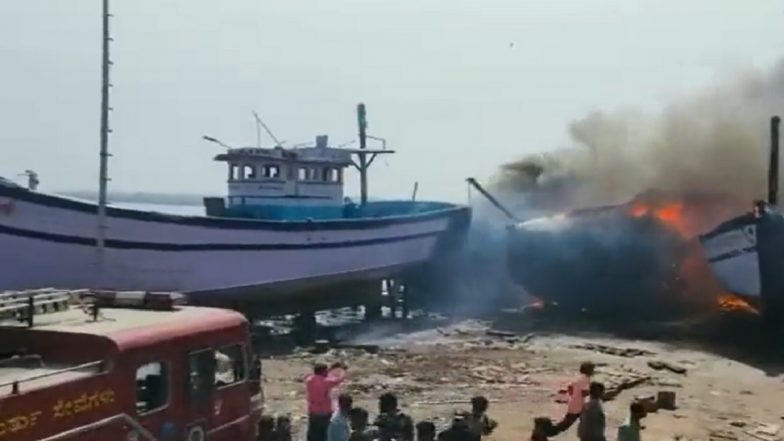 Karnataka Fire: Eight Fishing Boats Gutted After Massive Blaze Erupts at  Gangolli in Udupi District (Watch Video) | 📰 