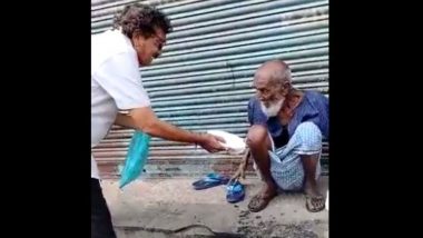 Madhya Pradesh Assembly Elections 2023: Viral Video Shows Congress Candidate Paras Saklecha From Ratlam Seeking Blessing in Slipper Slaps From 'Fakir'