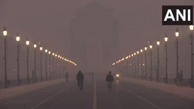 Delhi Air Pollution: No Respite From Pollution As Air Quality in National Capital Dips Into 'Severe' Category Today (Watch Videos)