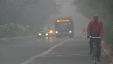 Delhi Air Pollution: Air Quality Index ‘Very Poor’ for Fifth Day in Row, Minimum Temperature at 16.4 Degrees Celsius (Watch Video)