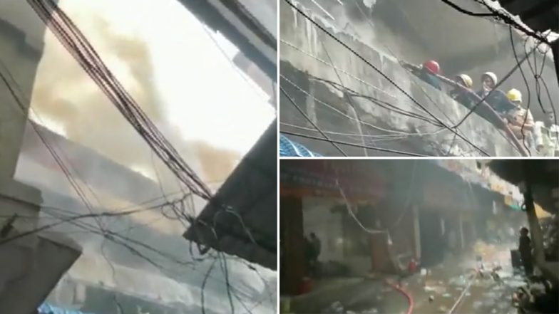 Telangana Fire: Massive Blaze Erupts at Footwear Godowns in Hyderabad's Old City (Watch Video)