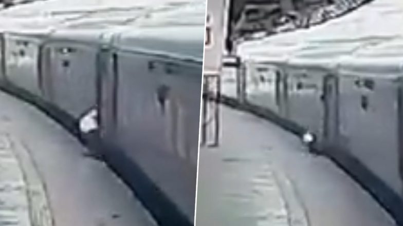 UP Shocker: Doctor Slips While Deboarding Moving Train After Dropping Off Daughter in Agra, Dies; Disturbing Video Surfaces