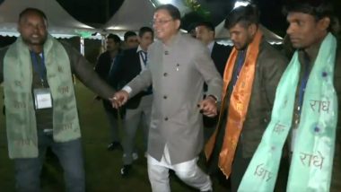 Igas Bagwal 2023: Pushkar Singh Dhami Dances With Family Members of 41 Workers Rescued From Silkyara Tunnel At His Residence in Dehradun (Watch Video)