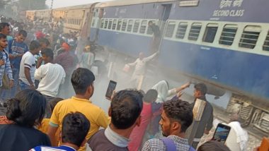 Uttar Pradesh Train Fire: Panic Among Passengers After Blaze Erupts in Coach of Kanpur Anwarganj-Kasganj Express (See Pics and Videos)