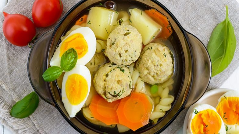 हनुक्का 2023: लैट्स से लेकर मात्ज़ो बॉल सूप तक, यहूदी त्योहार के दौरान पारंपरिक भोजन का आनंद लें