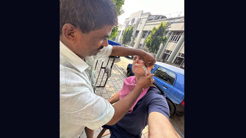 ‘Monday Is a Shaving Day…’ Michael Vaughan Has a Shave at Roadside Salon in Mumbai, Shares Picture With Barber, Fans React