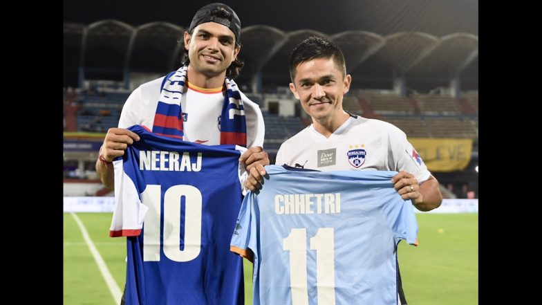 Neeraj Chopra and Sunil Chhetri Exchange Jerseys During BFC vs PFC ISL 2023-24 Match at Sri Kanteerava Stadium in Bengaluru, Picture Goes Viral!