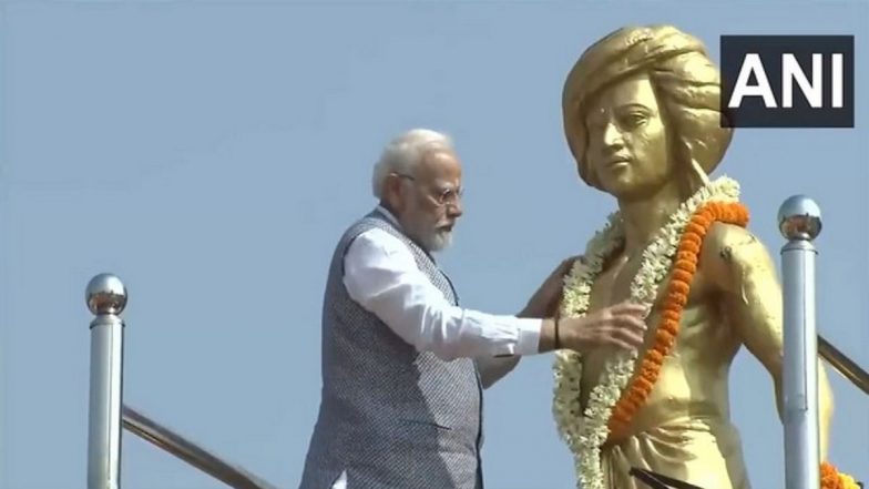 Bhagwan Birsa Munda Birth Anniversary 2023: PM Modi Becomes First Prime Minister To Visit Folk Hero Birsa Munda’s Native Village Ulihatu in Khunti District of Jharkhand (Watch Video)