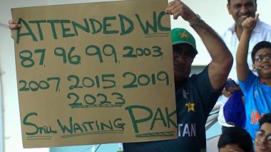 Fan Holds Placard Reading ‘…Still Waiting PAK’ During England vs Pakistan Match in Kolkata As Green Shirts Fail To Qualify for CWC 2023 Semifinals, Picture Goes Viral