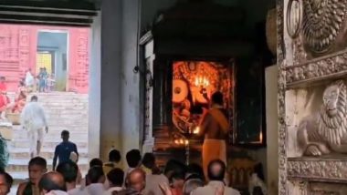 Odisha: 10 Devotees Faint Inside Puri Jagannath Temple Due to Heavy Rush On Kartik Hindu Month (Watch Videos)