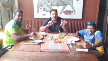 Ravi Shastri Hosts Sri Lankan Superfans Gayan and Nilam for Breakfast Ahead of IND vs SL Match at Wankhede Stadium in Mumbai (Watch Video)