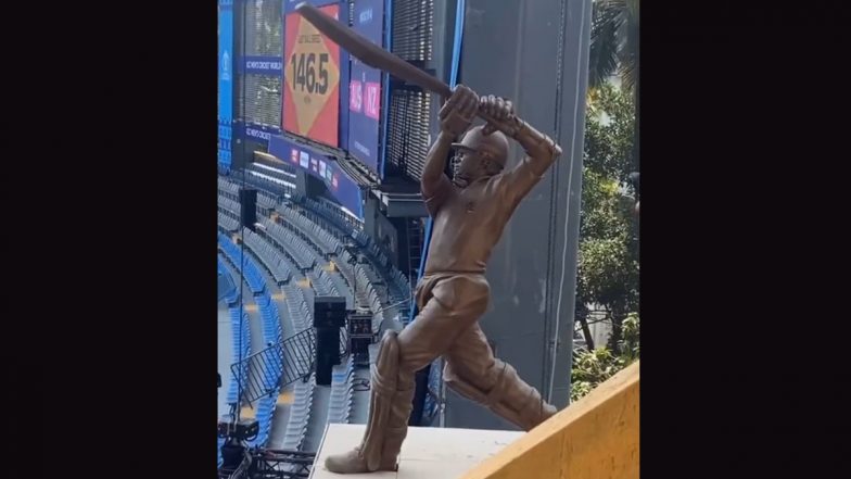 Sachin Tendulkar Statue Unveiled At Wankhede Stadium Ahead of IND vs SL ICC Cricket World Cup 2023 Match, Video Goes Viral!