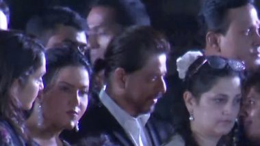 Shah Rukh Khan Attends Global Peace Honours Event to Pay Tribute to Heroes of 26/11 Mumbai Attacks in its 15th Anniversary (Watch Video)