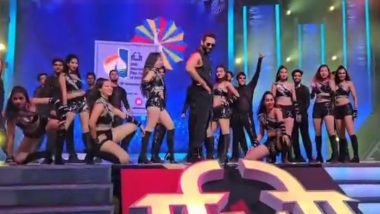 Shahid Kapoor Stumbles and Falls Off Stage During His Dance Performance at IFFI 2023's Opening Ceremony in Goa (Watch Video)