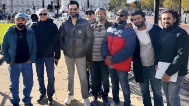 L2E–Empuraan Team in the UK! Prithviraj Sukumaran, Sujith Vasudev and Others Pose Outside Buckingham Palace (View Pic)