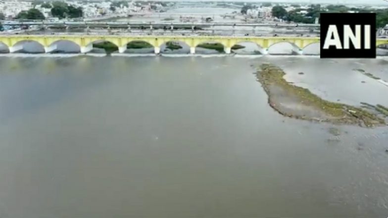 Tamil Nadu Rains: Water Level in Vaigai River Rises Due to Heavy Rainfall in Madurai (Watch Video)